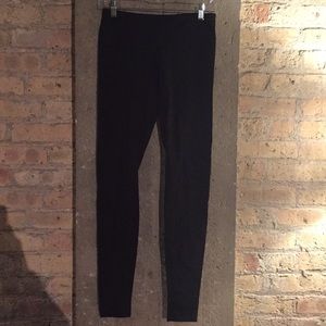 Lululemon Black Wunder Unders size 6 leggings